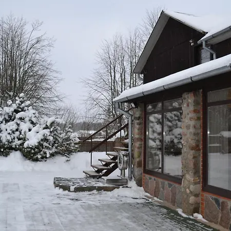 Pilsetnieki Guest house Slampe